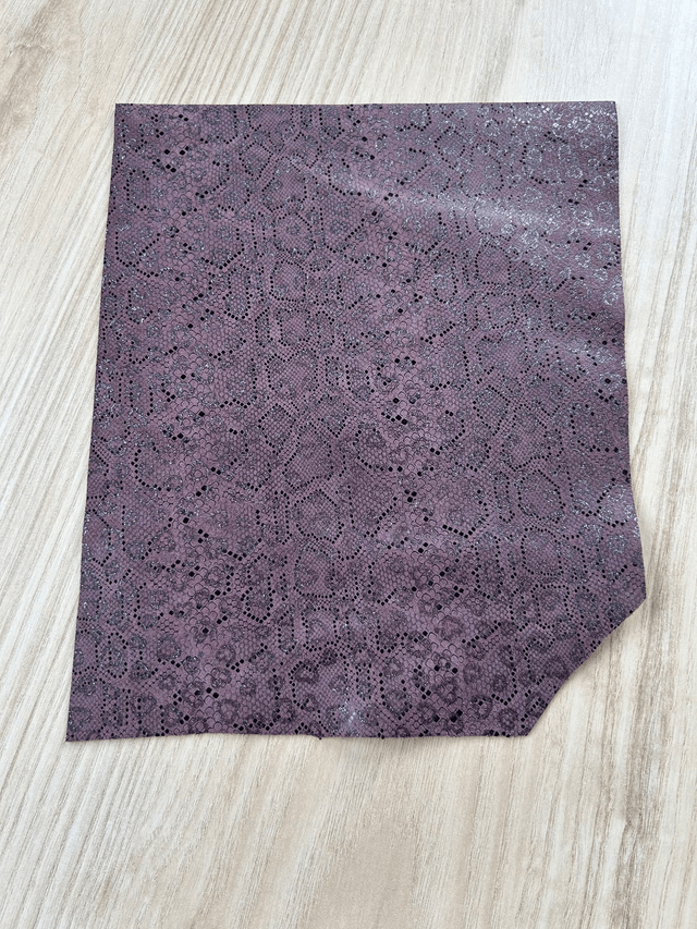 Chute de cuir prune coeur pailleté