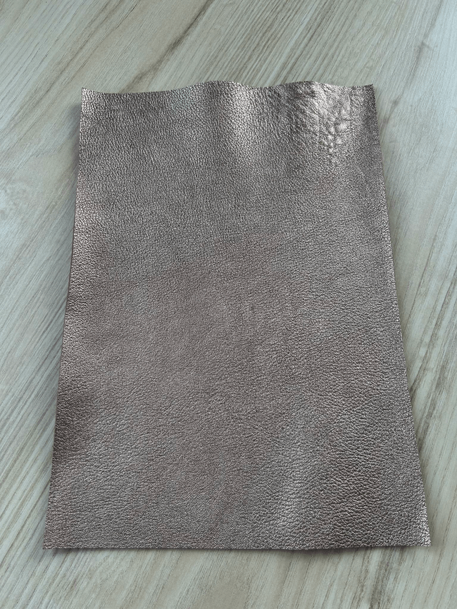 Chute de cuir rose gold