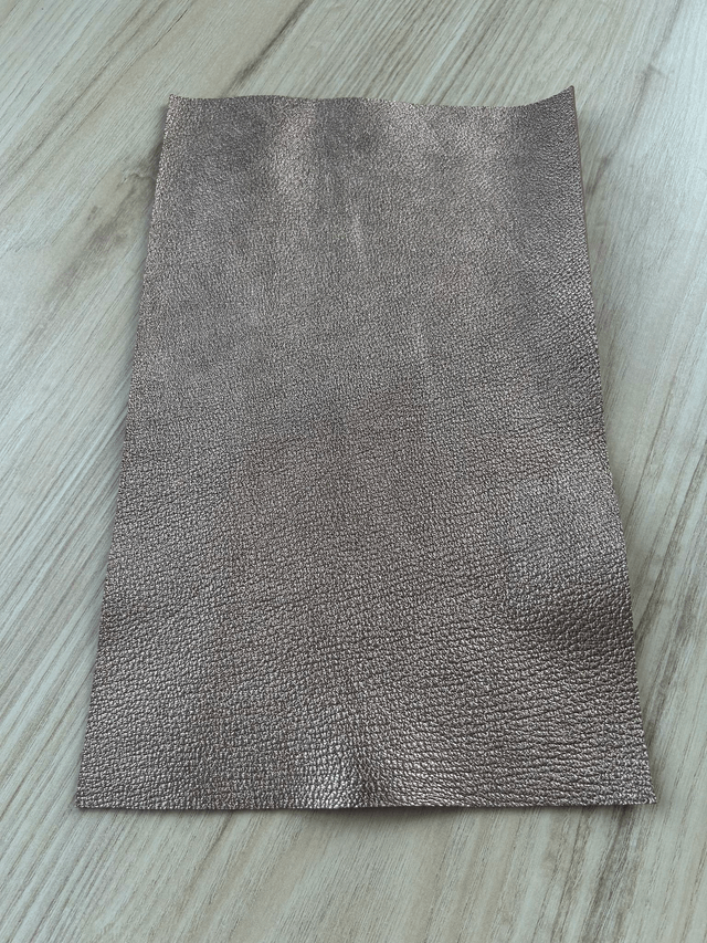 Chute de cuir rose gold