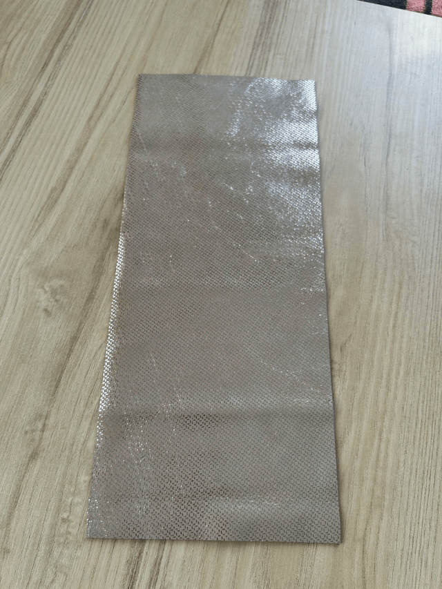 Chute de cuir nude argenté