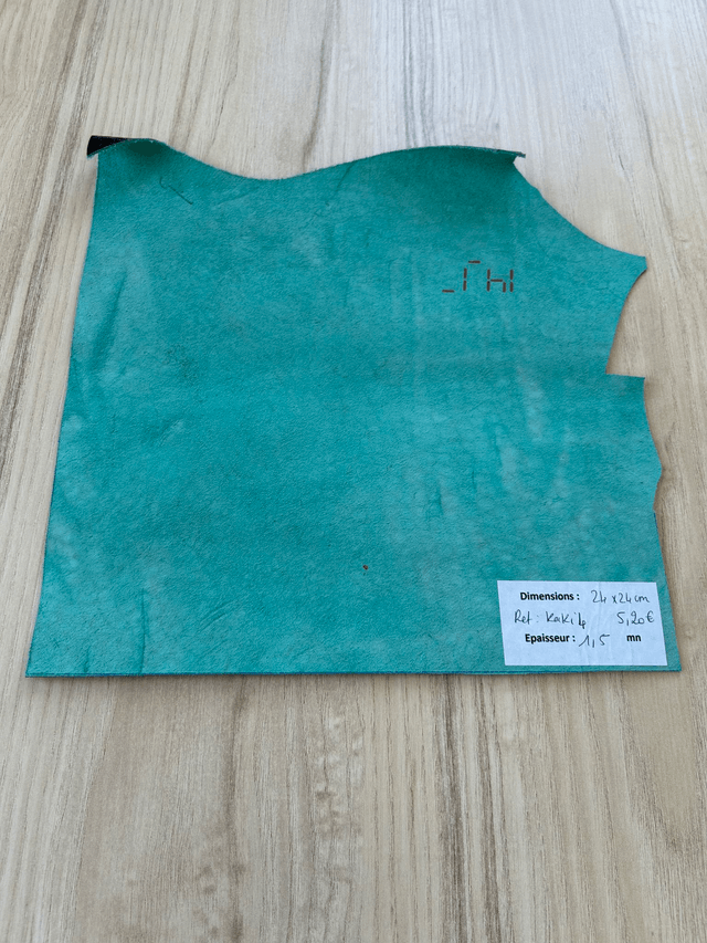 Chute de cuir vert kaki imitation croco (2)