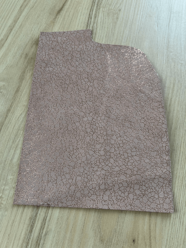 Chute de cuir rose motifs rose gold doublé