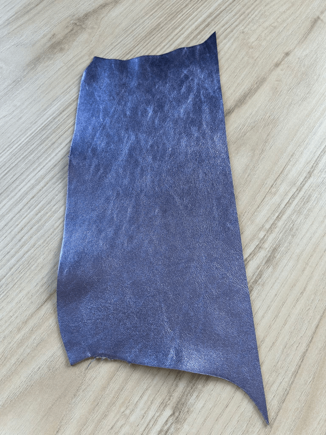 Chute de cuir parme métallisé