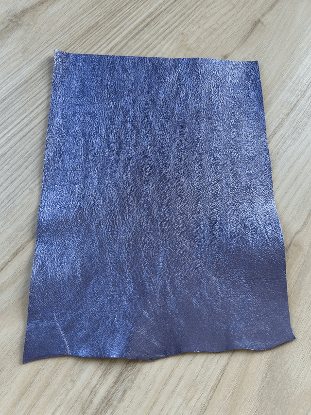 Chute de cuir parme métallisé