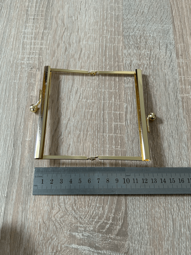 Fermoir porte monnaie vintage en métal doré 