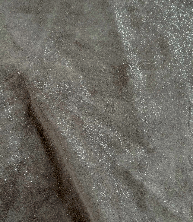 Chute de cuir taupe argenté
