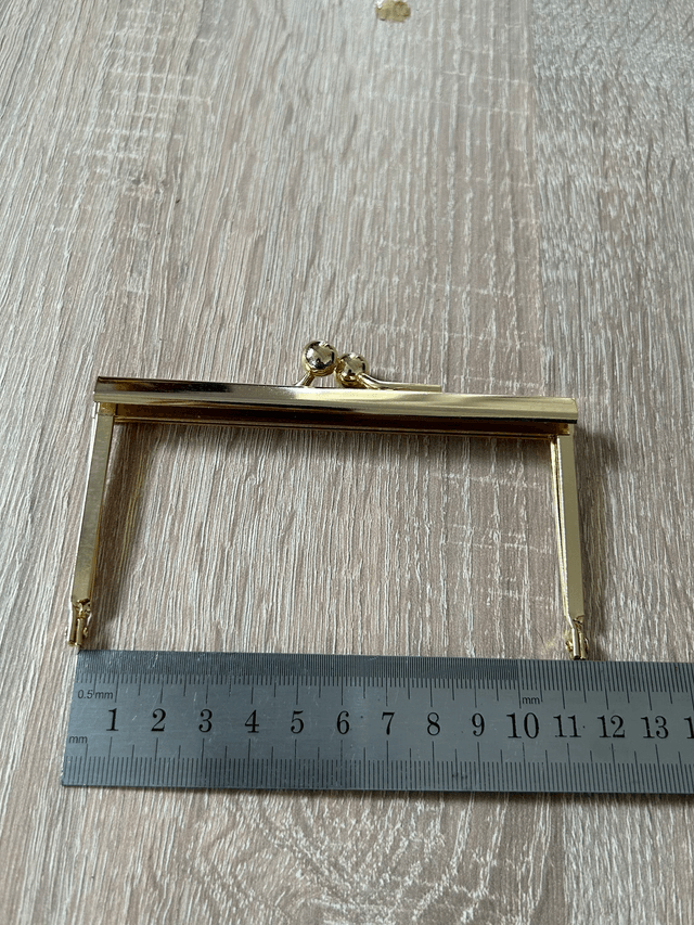 Fermoir porte monnaie vintage en métal doré 