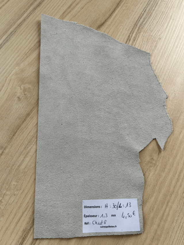 Chute de cuir argenté (chut8)