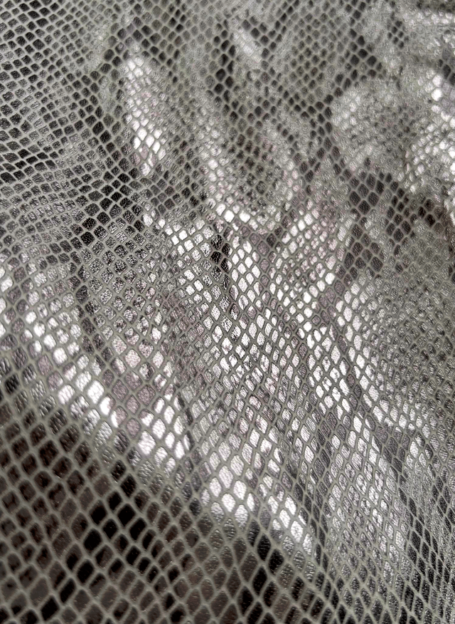 Chute de cuir marron imitatio serpent 