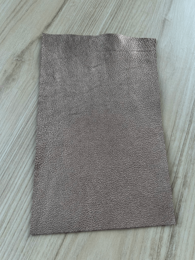 Chute de cuir rose gold