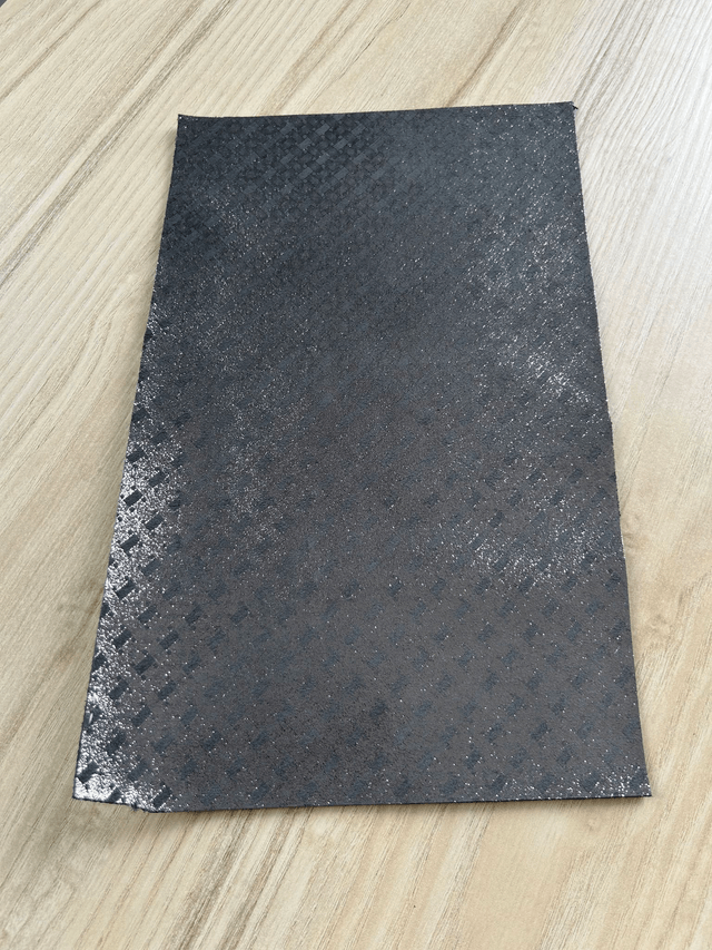 Chute de cuir noir gris motifs pailleté