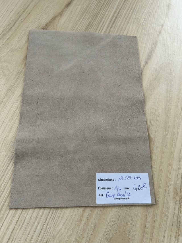 Chute de cuir beige pois doré