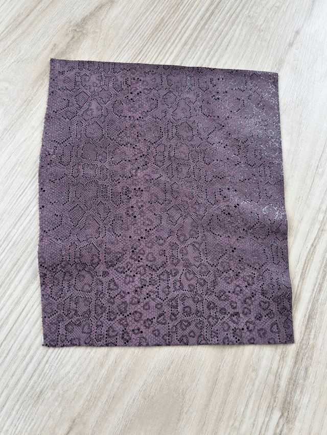 Chute de cuir prune coeur pailleté