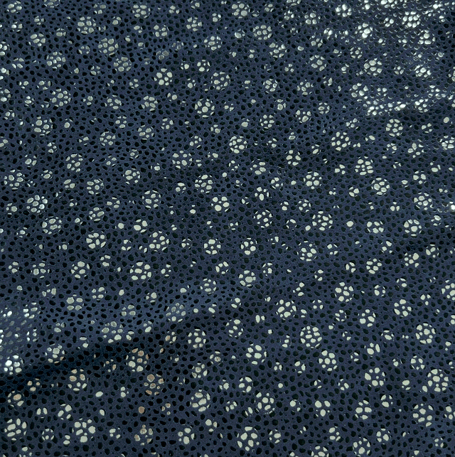 Chute de cuir bleu marine agenté 