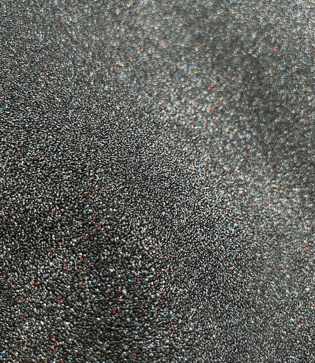 Chute de cuir noir caviar multicolore