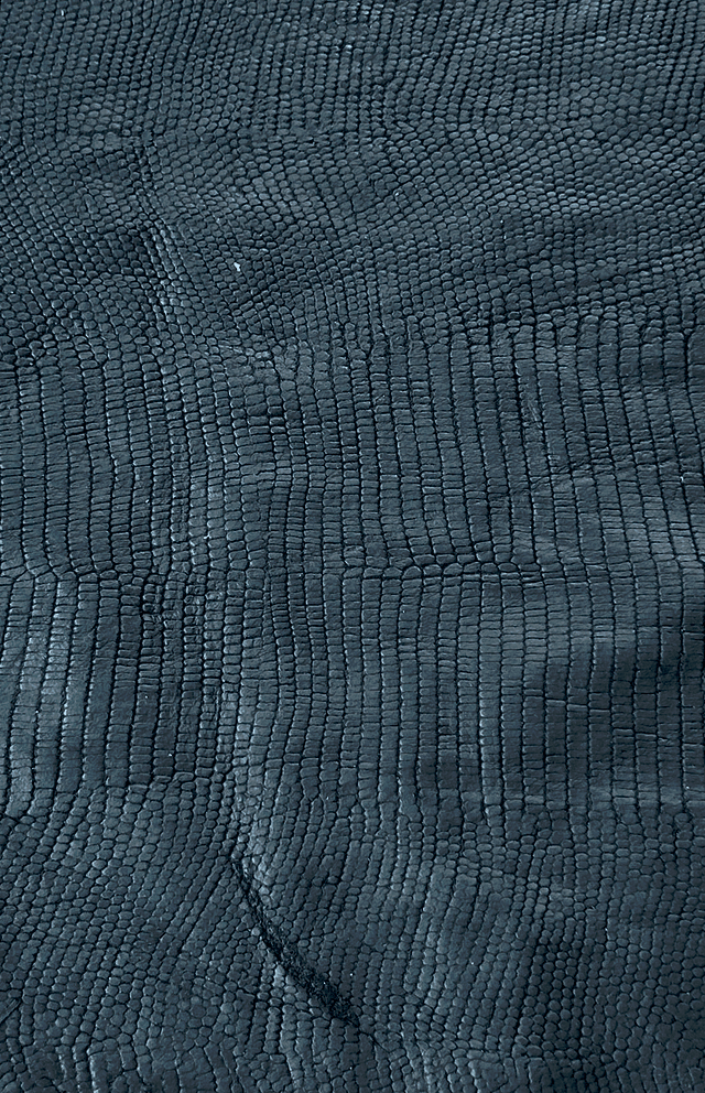 Chute de cuir noir mat imitation lézard