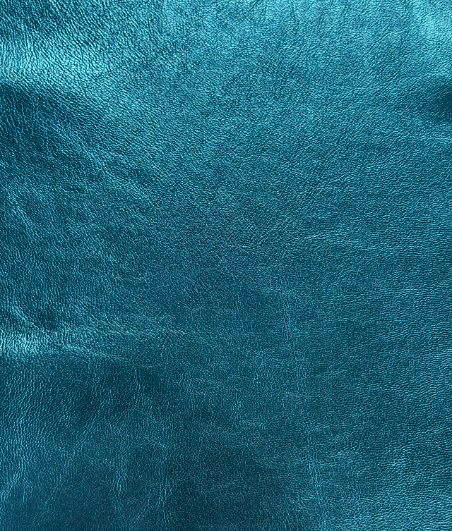 Chute de cuir bleu ken métalissé
