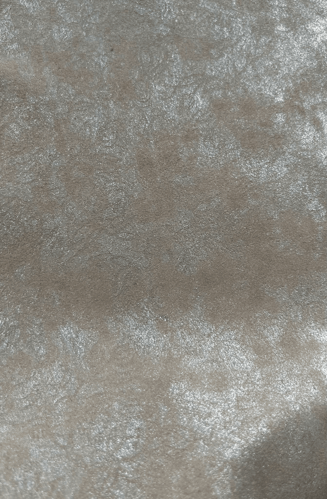 Chute de cuir beige rosé